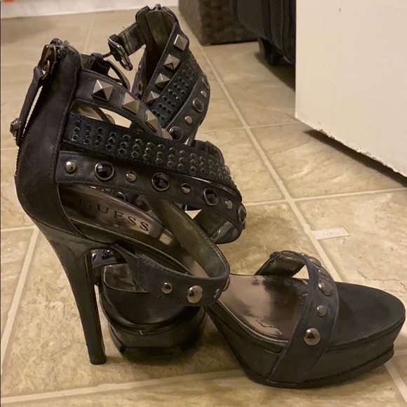 heels - Picture 2 of 4